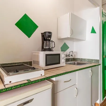 度假居 Beautiful Apartment In Torremolinos With Wifi 托雷莫利诺斯