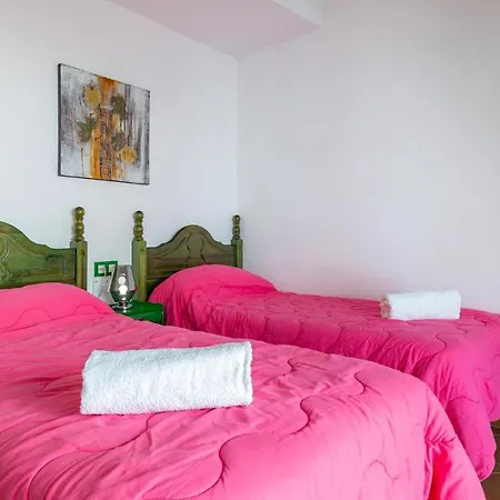 Beautiful Apartment In Torremolinos With Wifi * 托雷莫利诺斯